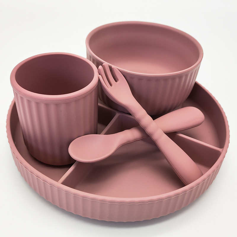FDA食品级硅胶餐具套装吃饭训练5件套儿童辅食餐具饭碗盘杯子套装
