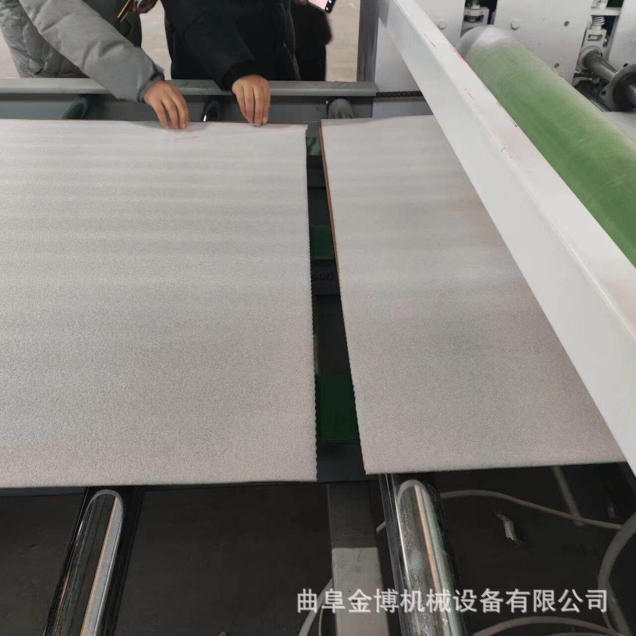 EVA泡棉不干胶背胶机热熔胶防撞软包平贴机XPE珍珠棉纸板复合机