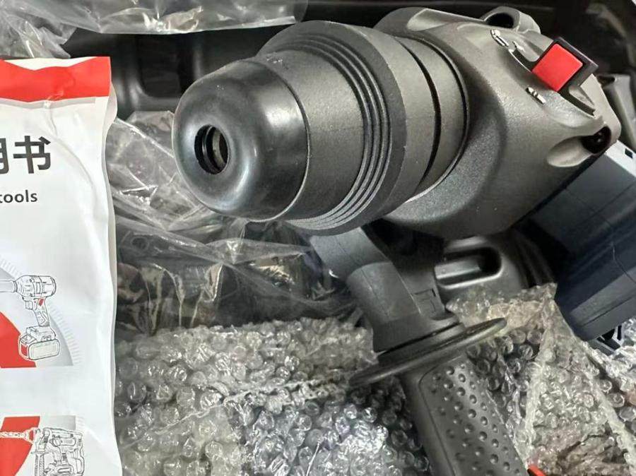 1月7日无锡【F1552】企业库房清理处置已拆封精品品牌工具套装一套（双锂电，正常使用）网络拍卖公告