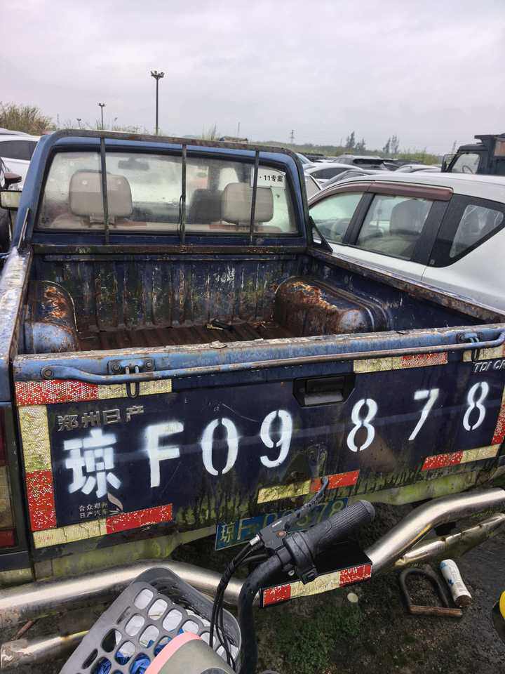 5月18日琼海市琼F09878东风牌轻型栏板货车网络拍卖公告