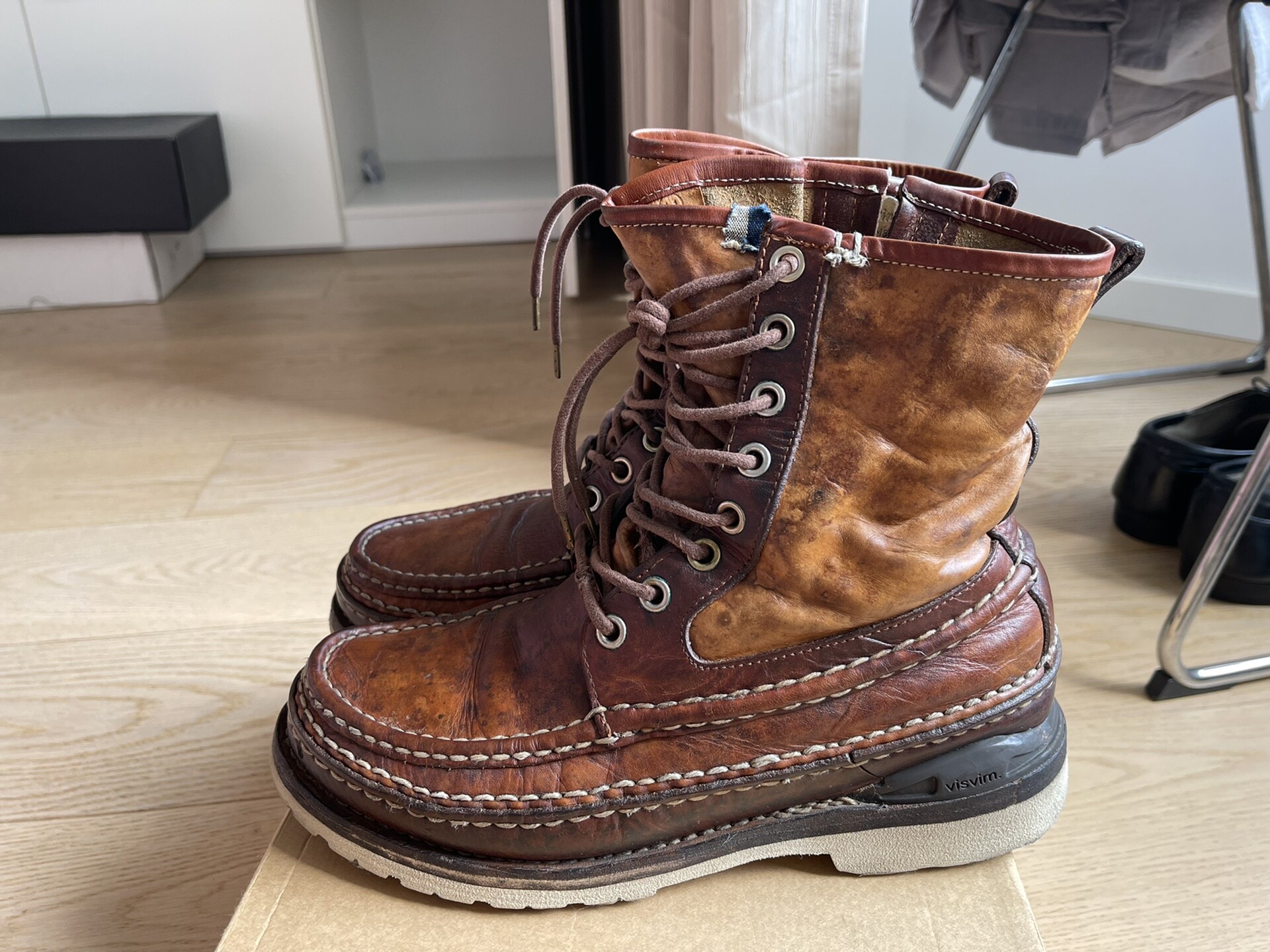 VISVIM ICT GRIZZLY Boots - Heavy Distressed — detail