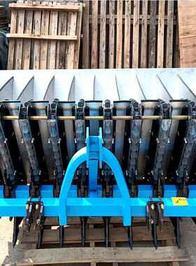 引OOX四轮瓣十行牵式大蒜播种机 自走式大蒜种植机 汽油蒜播点机