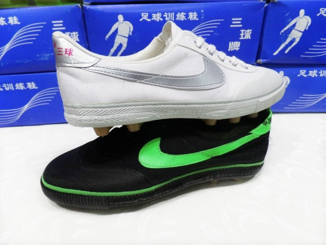 Chaussures de football - Ref 2445210 Image 1
