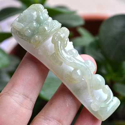 包A货翡翠 老坑细糯种 带青黄翡俏色 龙貔貅 望子成龙龙钩手把件