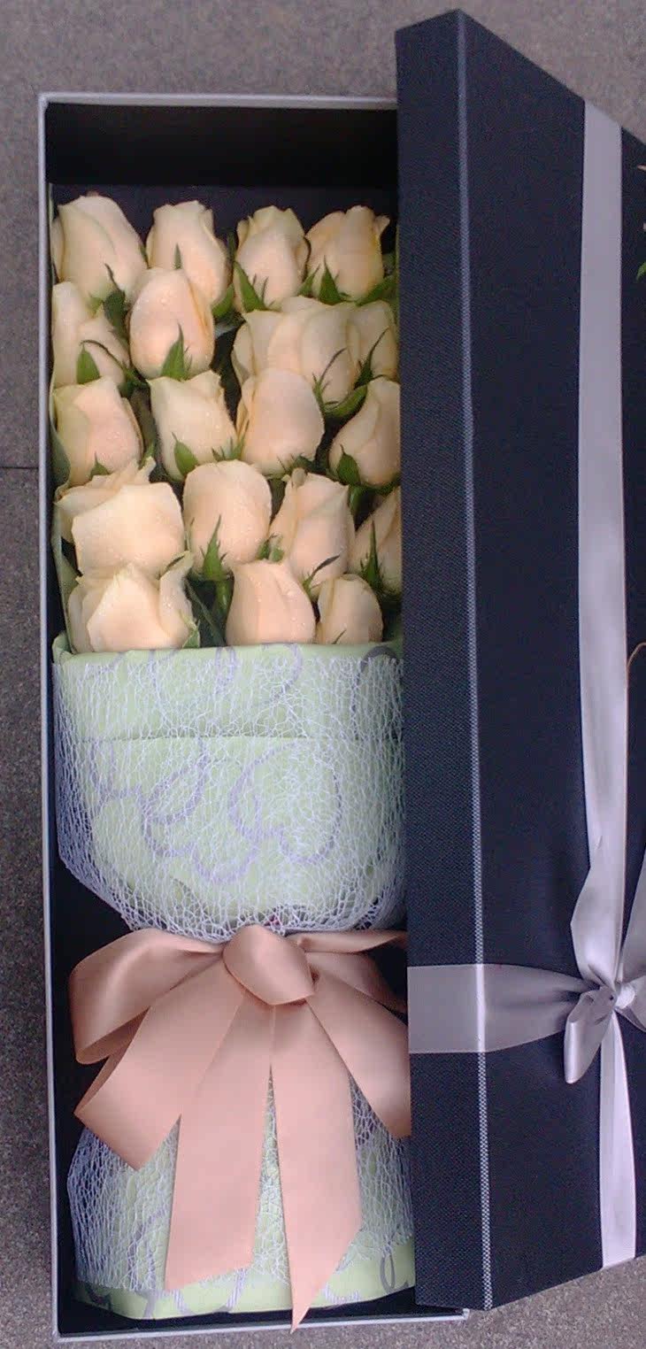 19��õ���L���͸ߙn�Y�����u����roseonlyͬ���r��ͬ�����f