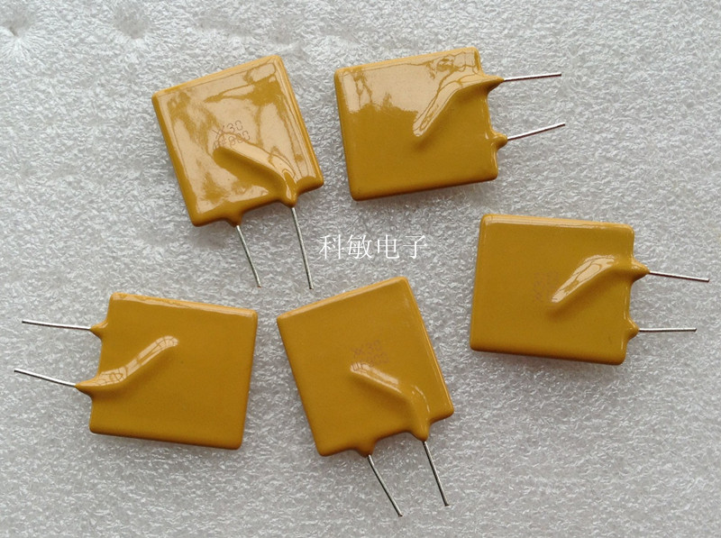 直插自恢复保险丝 RUEF900 X30UF900 30V 9A 9000MA PPTC 正品