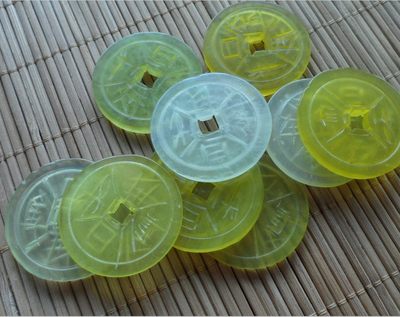 正品特价天然岫玉钱币挂件佩吊坠