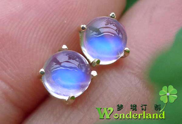 天然全净体月长石蓝月光强荧彩色宝石耳钉14K4爪黄金镶现货特