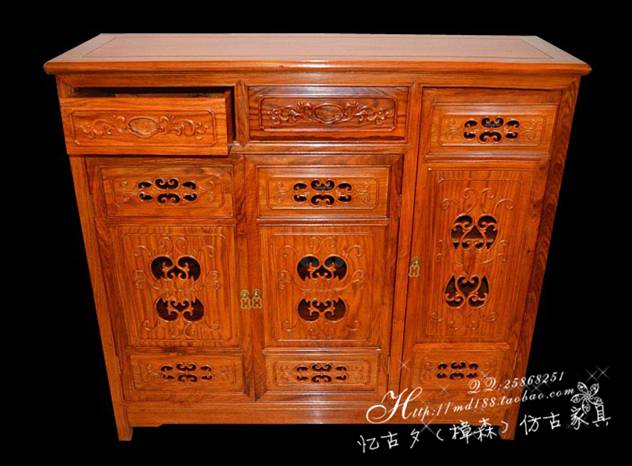 刺猬紫檀仿古红木家具三门储物柜