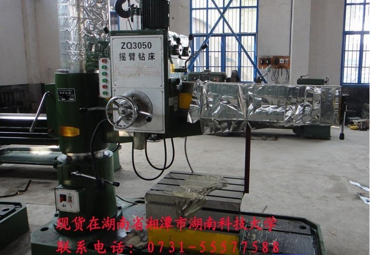 现货低价出售Z3032摇臂钻床，小型机床【两台全国包运】资产设备