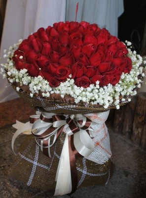 99朵红色玫瑰厦门爱情手捧花束