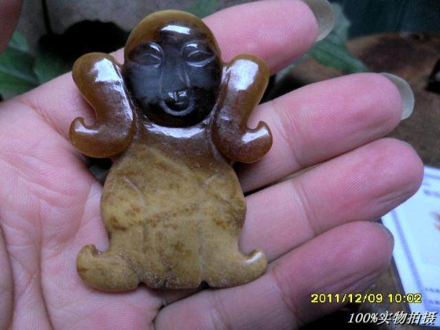 包老包真●送证书●唐宋 和田玉 经典 糖玉 圆雕外星人形玉佩包邮