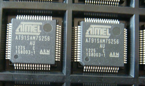 D版本全新AT91SAM7S256-AU AT91SAM7S256D-AU AT91SAM7S256C-AU