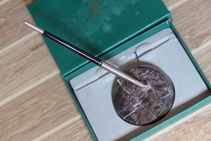 全新库存英雄50台笔,签字笔！纯天然矿石,配优质不锈钢,82年生产