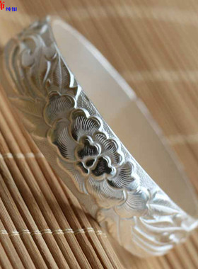 平安民族风刻花纯银手镯