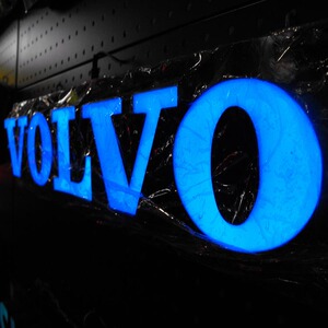 LED蓝色发光字东南亚ABS树脂支架结构不锈钢字广告招牌字制作门头