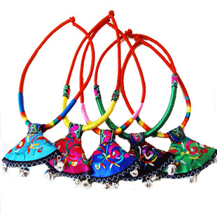 凤凰古城民族风手工编织铃铛夸张个性短款项圈挂坠项链配衣服饰品