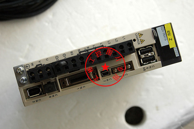 安川YASKAWA伺服放大器SGDV-1R6A11A