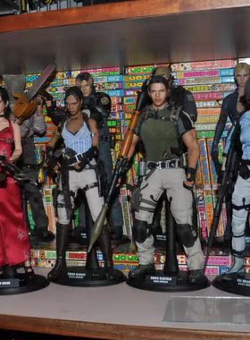 hottoys ht 生化危机玩具谢娃克里斯里昂吉尔克劳萨电锯艾达玩具
