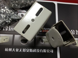 。监控万向节大鸭嘴 1.5MM镀锌喷素加厚 监控摄像机抱箍支架鸭嘴