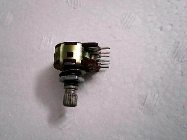 148型进口碳膜片双联电位器A50K花轴柄15mm(音量电位器）