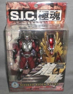 【孩仕宝】玩具模型 假面骑士 龙骑 sic 极魂 002 万代正版人偶