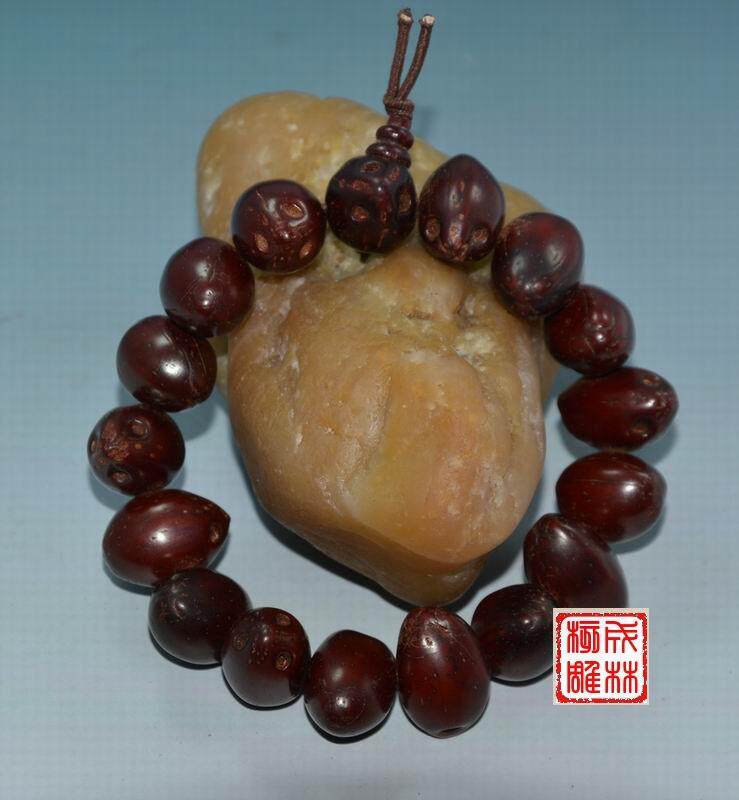 紫金鼠菩提子手串  精选制作  佛光宝石菩提子 橄榄核 滴血莲花