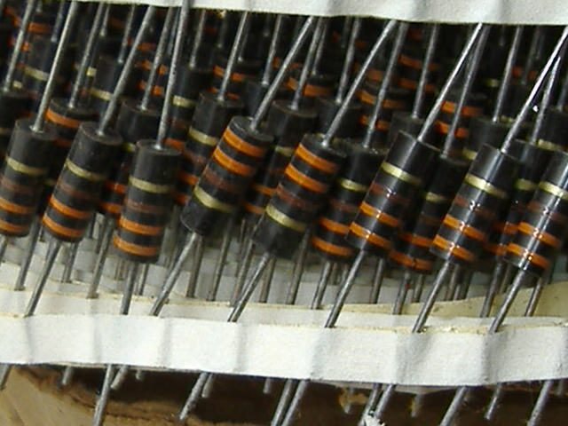 美国实芯碳芯电阻330r330欧