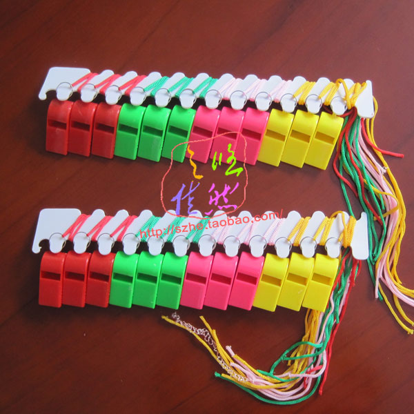 【彩色口哨，四个色和五个色装，0.65元/个】