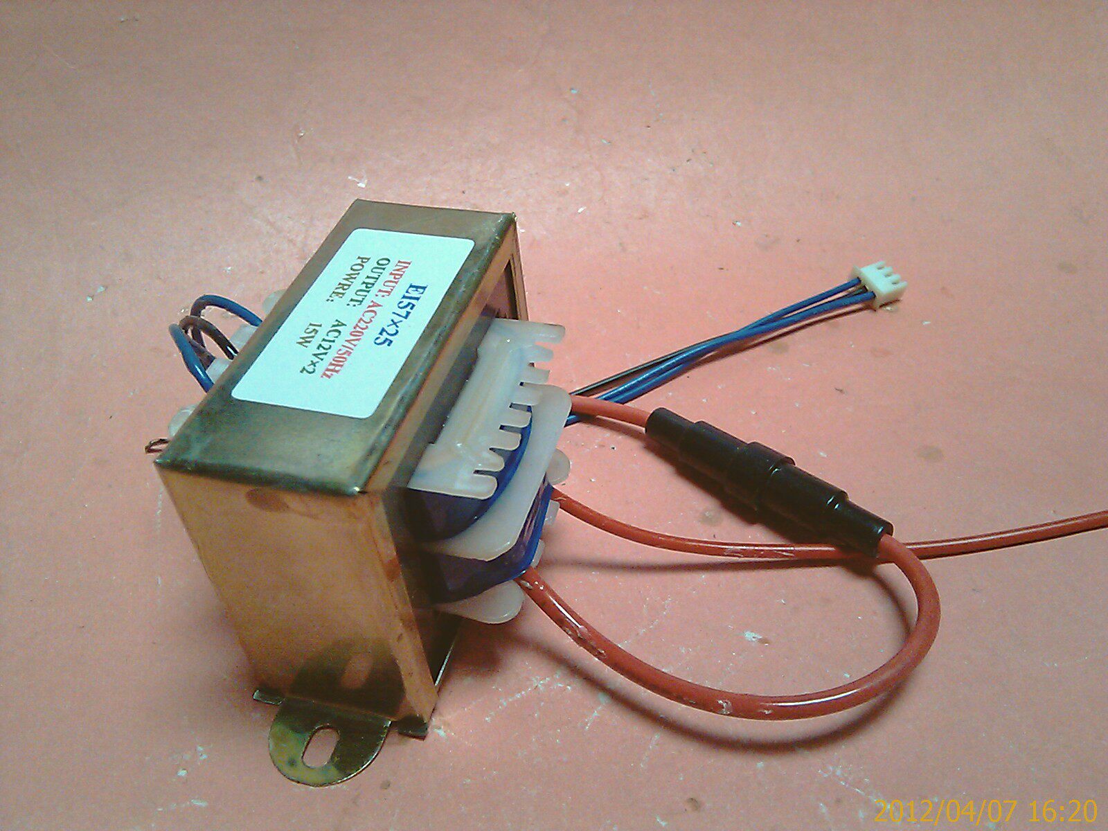 汕头鑫胜兴牌全铜线多媒体带保险端子15w220v转12v×2/0.6a变压器