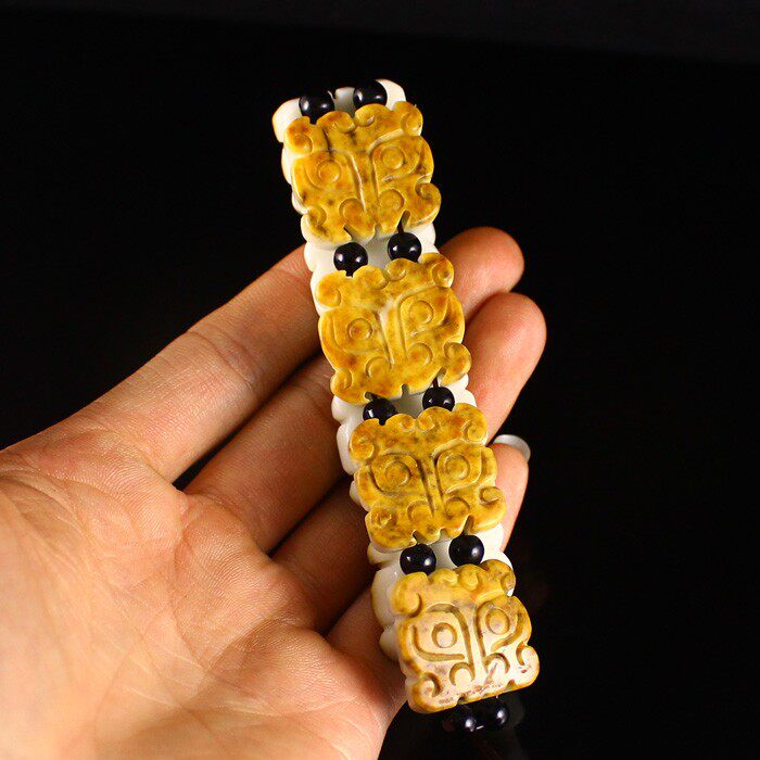 正宗新疆和田玉手链鸡骨白白玉籽料黄皮兽面仿古虎头手链男款礼物