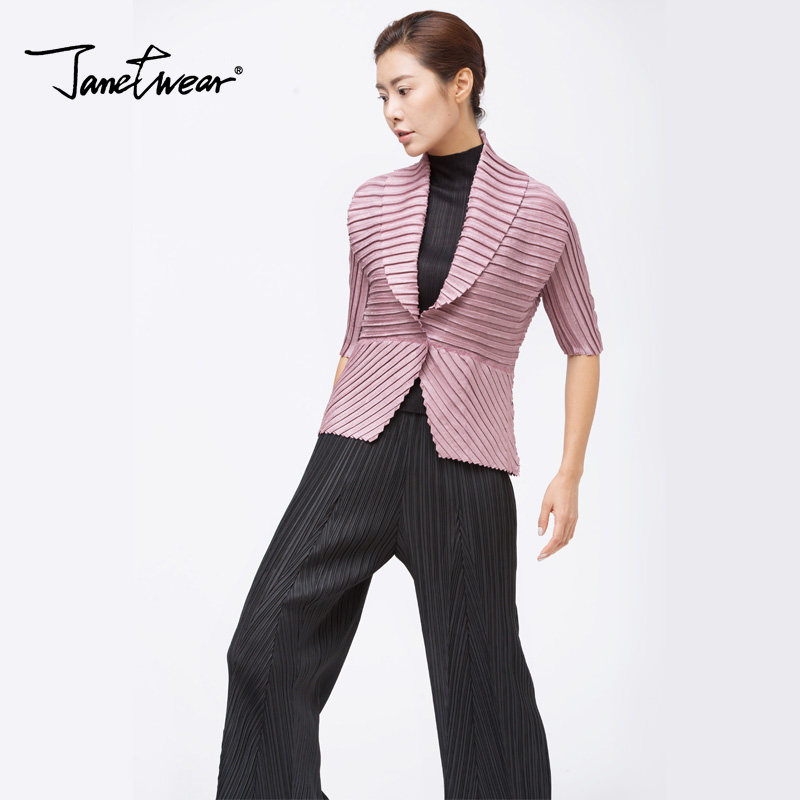 三宅褶皱一生女装中袖短款压褶外套翻领纯色小西装大码女装