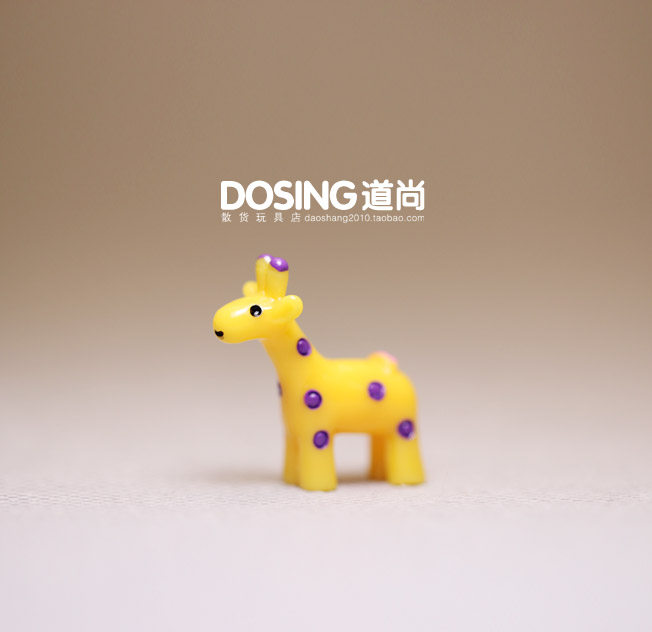 卡通q版可爱小动物 迷你版小号 长颈鹿 微缩场景动物模型微景摆件