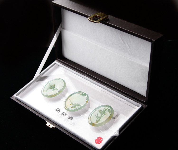 羊子珠宝 陆子冈杯获奖作品 山林遍染之鸟栖图吊坠 三彩翡翠挂件