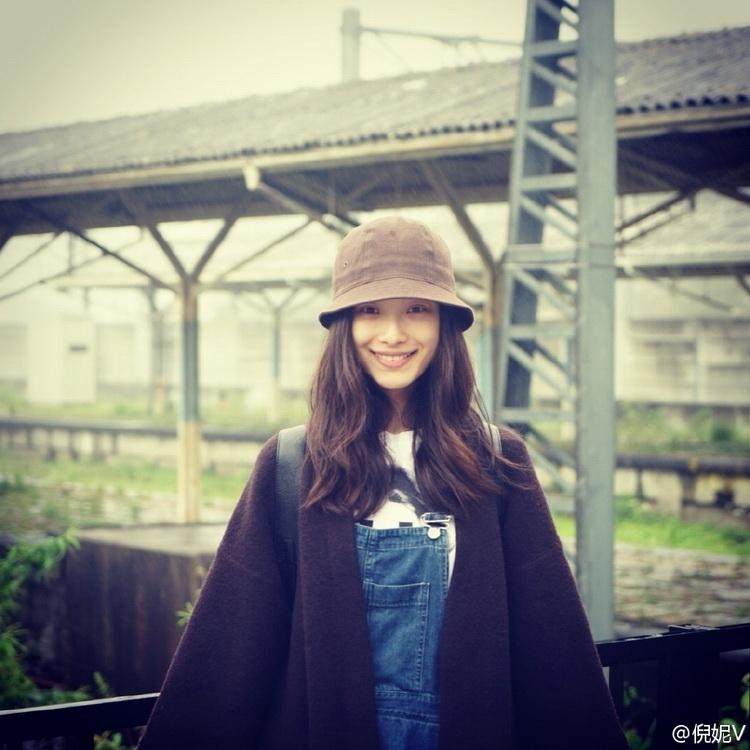 2024秋冬新款倪妮同款黑色大衣毛呢外套匆匆那年羊毛呢大衣女