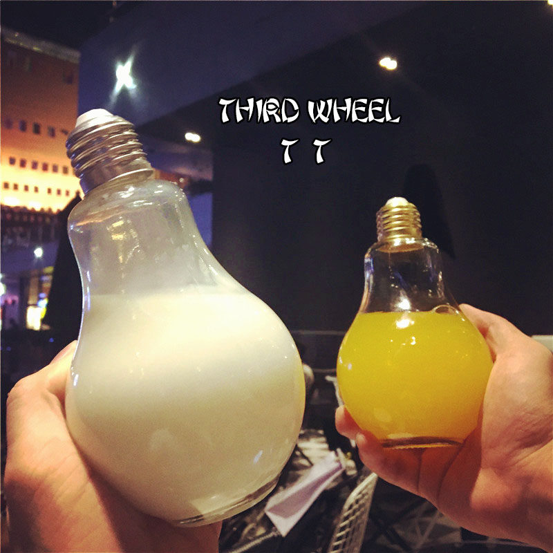 韩国原宿创意电灯泡玻璃水瓶可爱透明牛奶学生便携饮料个性随手杯|msdalam kategori pinggan mangkuk, Cup/cawan/cerek, Glass - dari Buy2taobao.com untuk memberikan perkhidmatan ejen Taobao profesional membeli