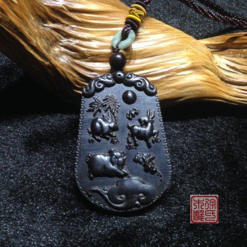 紫光檀猪兔羊三合局牌子 黑檀木三合生肖挂坠吊坠项链 红木木雕