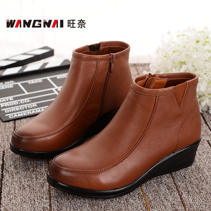 冬季新款女真皮棉鞋加绒短靴子妈妈靴中老年人