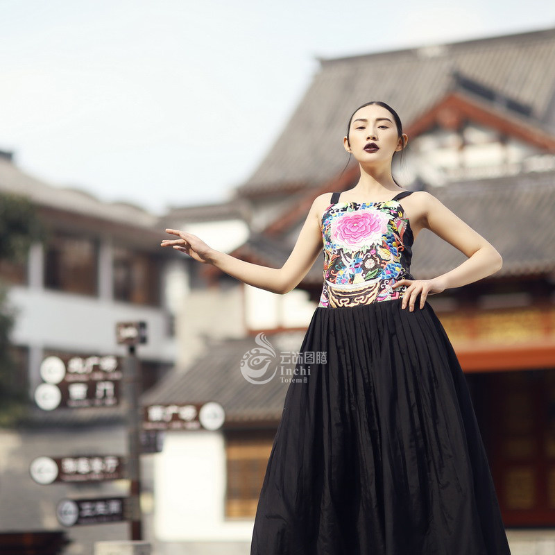 云饰图腾原创设计女装连衣裙手工绣新绣大牡丹丝棉吊带连衣裙长裙