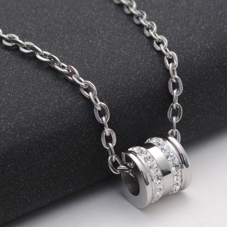 男士项链欧美不锈钢镶钻圈圈钛钢项坠韩版小饰品圆环吊坠链子现货