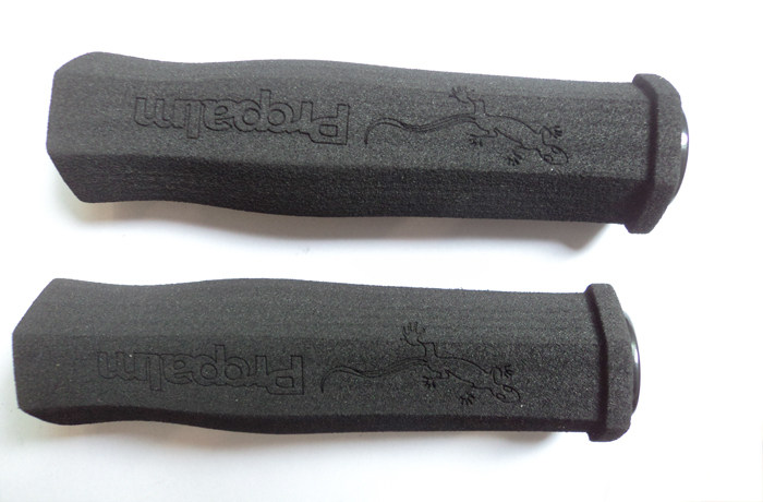 Poignées de vélo - Ref 2342694 Image 1