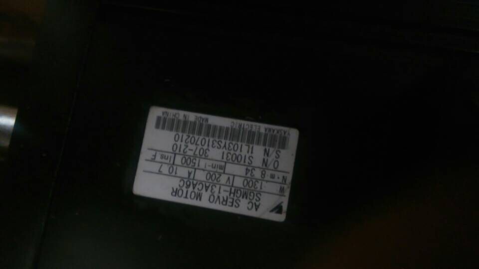 安川伺服电机SGMGH-13ACA6C维修 编码器及动力插头配件有出售