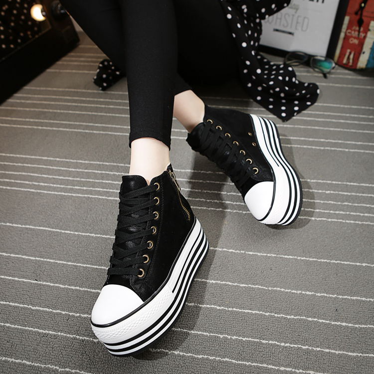 流行猫2018春款蛇纹厚底松糕鞋休闲鞋女内增