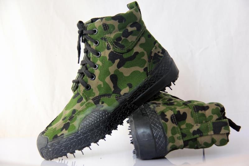 川军1137高帮迷彩橡胶帆布鞋