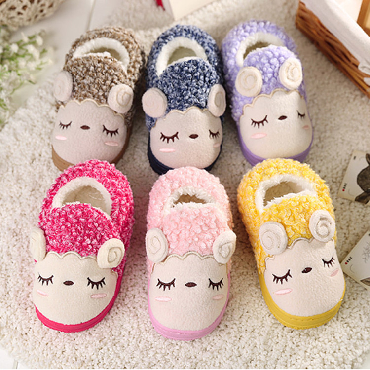 Pantoufles enfants en suède pour hiver - semelle caoutchouc - Ref 986720 Image 1