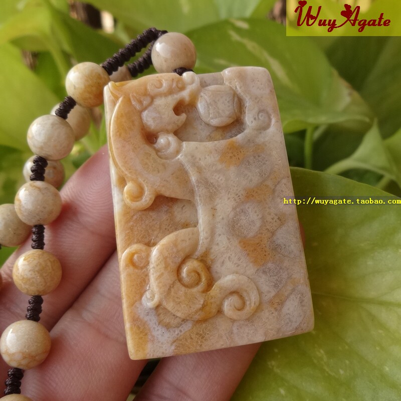天然台湾珊瑚玉化石菊花玉复古精雕方牌貔貅吊坠/项链男女款挂件