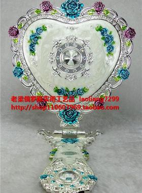 Z2特价俄罗斯锡金属折叠化妆镜子可立式手柄镜爱心形银白色转运珠