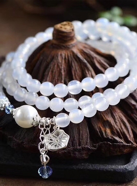 天然白玛瑙手链 3圈白玛瑙配925银荷叶贝珠手链 蓝水晶坠