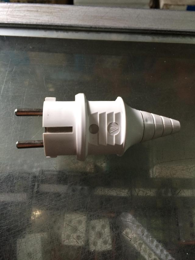 上丰电气防水工业插头电缆对接