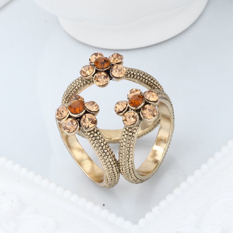 Broche femme YA BAO en Zircon diamant - Ref 1188118 Image 1